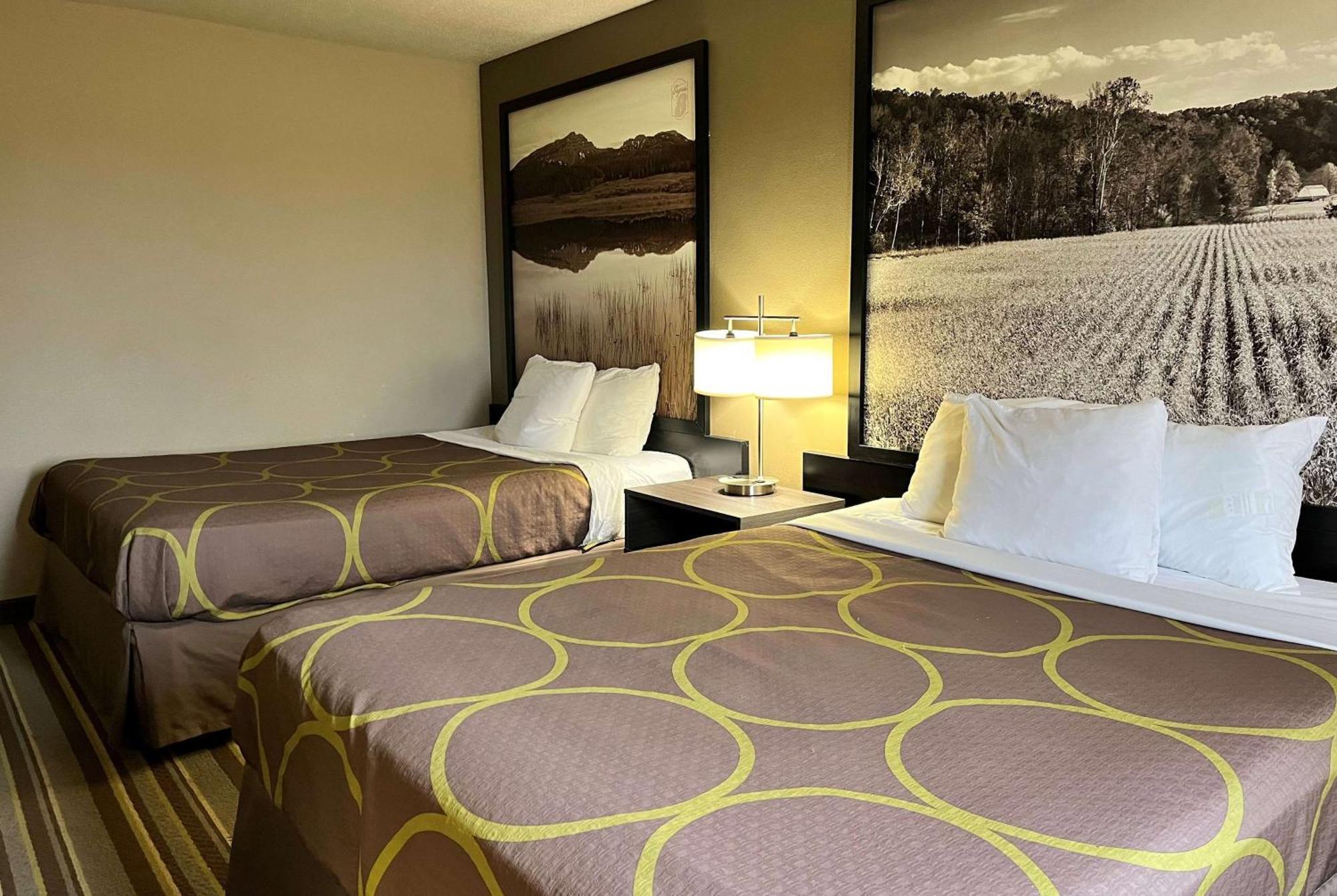 Super 8 By Wyndham Gas City Marion Area Esterno foto