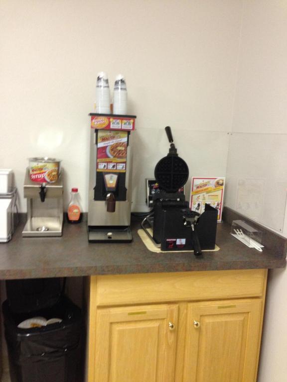 Super 8 By Wyndham Gas City Marion Area Esterno foto